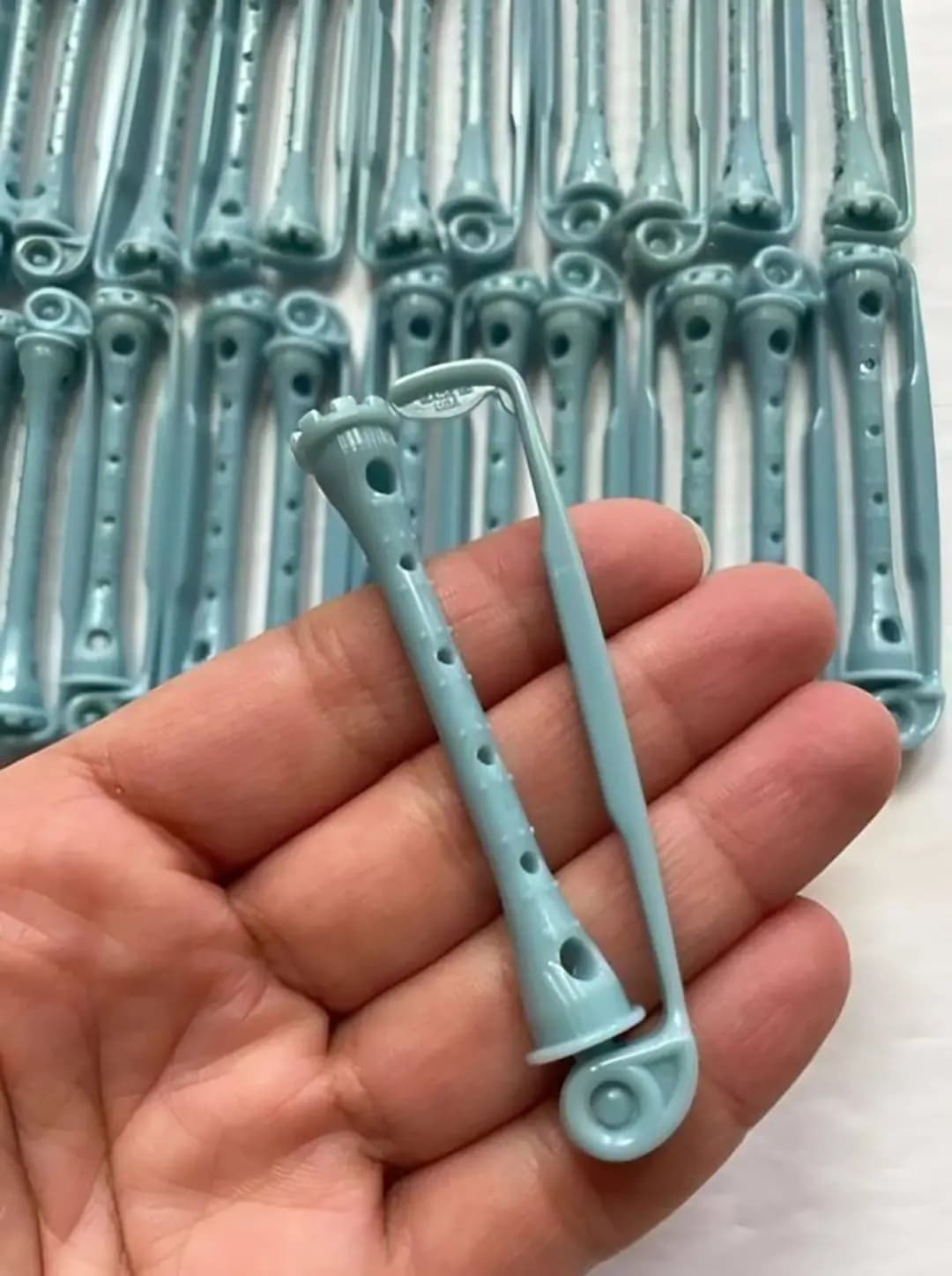 Il recupero di un'epoca: Oggetti insoliti nel cassetto della nonna rivelano la storia della bellezza femminile