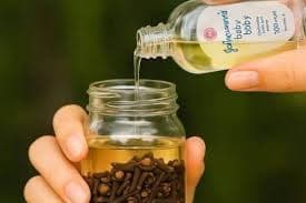 La Ricerca della Pelle Rivitalizzata: Approcci Scientifici e Casalinghi per Attenuare le Rughe Profonde