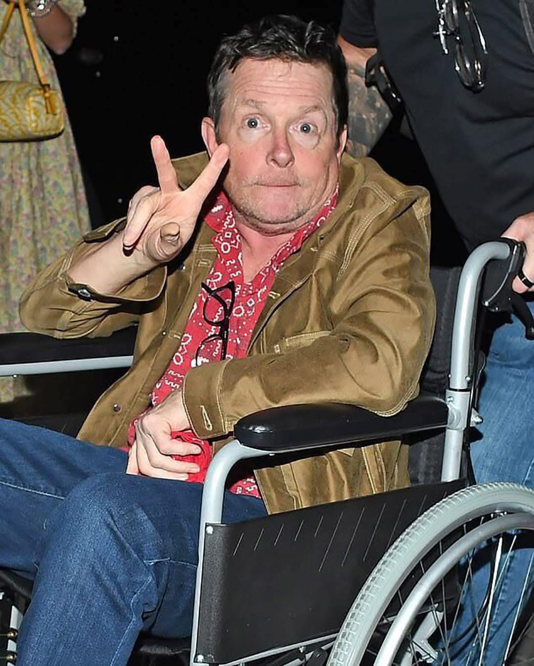 Era una star mondiale giovanissima, ma una malattia incurabile lo ha colpito duramente. Riconosci l'uomo nella foto?